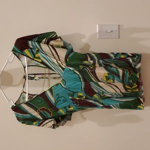 Bright patterned top with open back and adjustable tie